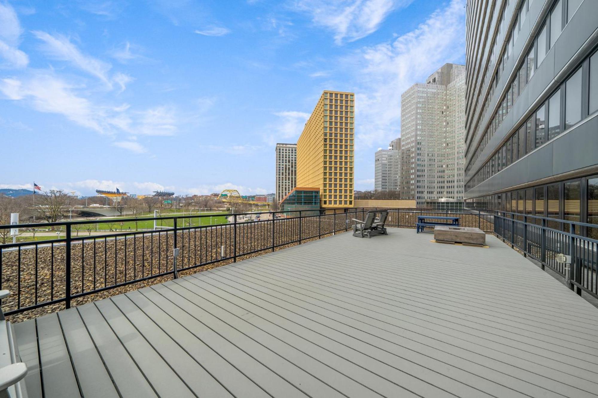 Luxe City Views Prime Location 24-7 Parking Gym Lounge Pittsburgh Exterior foto